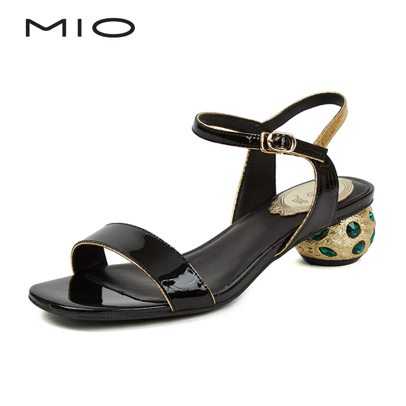 MIO米奥女鞋夏季镶钻舒适低跟一字扣中跟ins潮港风欧美时装凉鞋