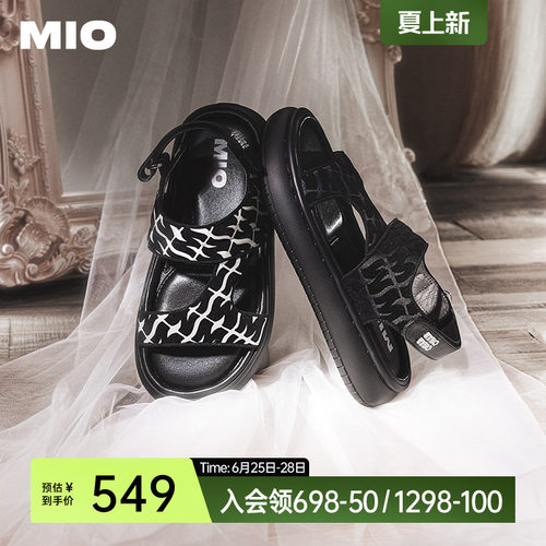 奢华电绣绒布  LOGO字母自然铺陈