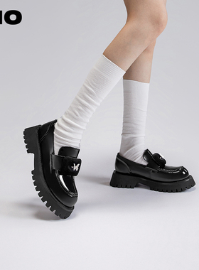 MIO米奥通勤粗跟单鞋复古学院蝴蝶钻饰小众厚底增高乐福鞋