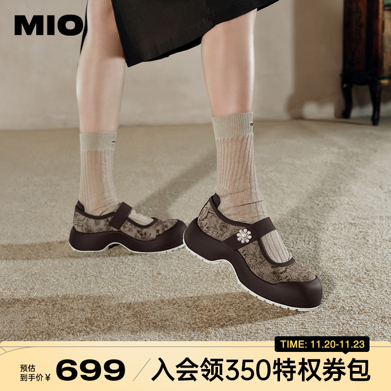 立体包容圆头  自然饱满楦型空间