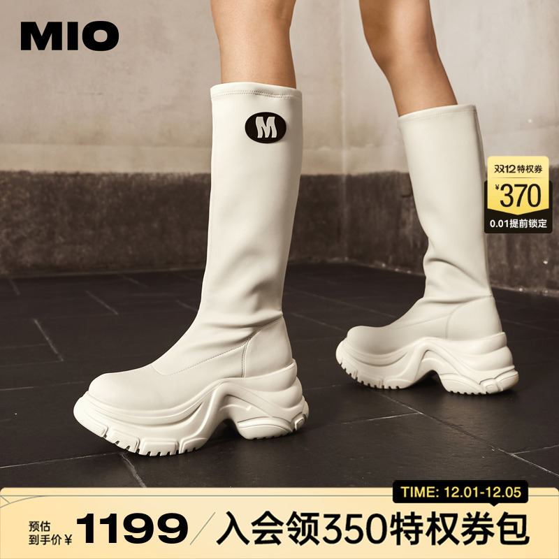 立体微翘圆头   流畅弧度包容楦型