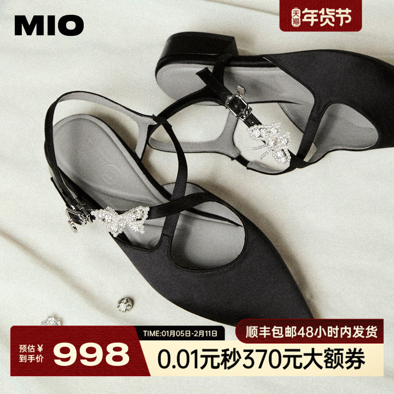 MIO米奥尖头女鞋2026夏季新款低跟水钻珍珠蝴蝶时装凉鞋法式单