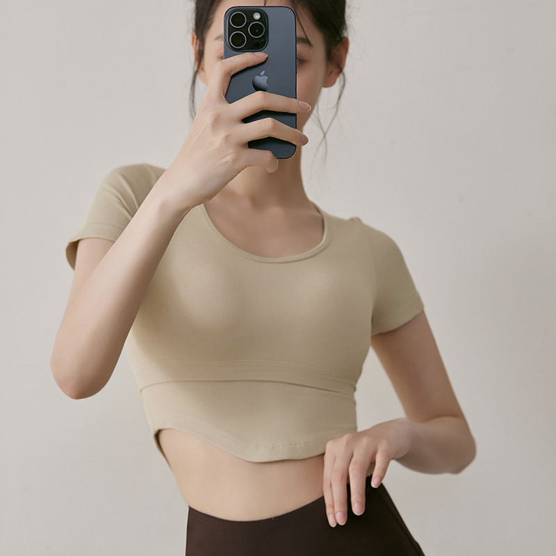带胸垫瑜伽服上衣女背心