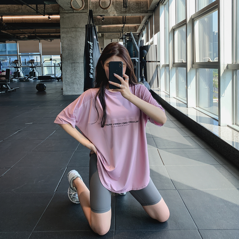 夏季薄款大码健身服胖mm200斤宽松瑜伽服网纱短袖过臀运动长T恤女