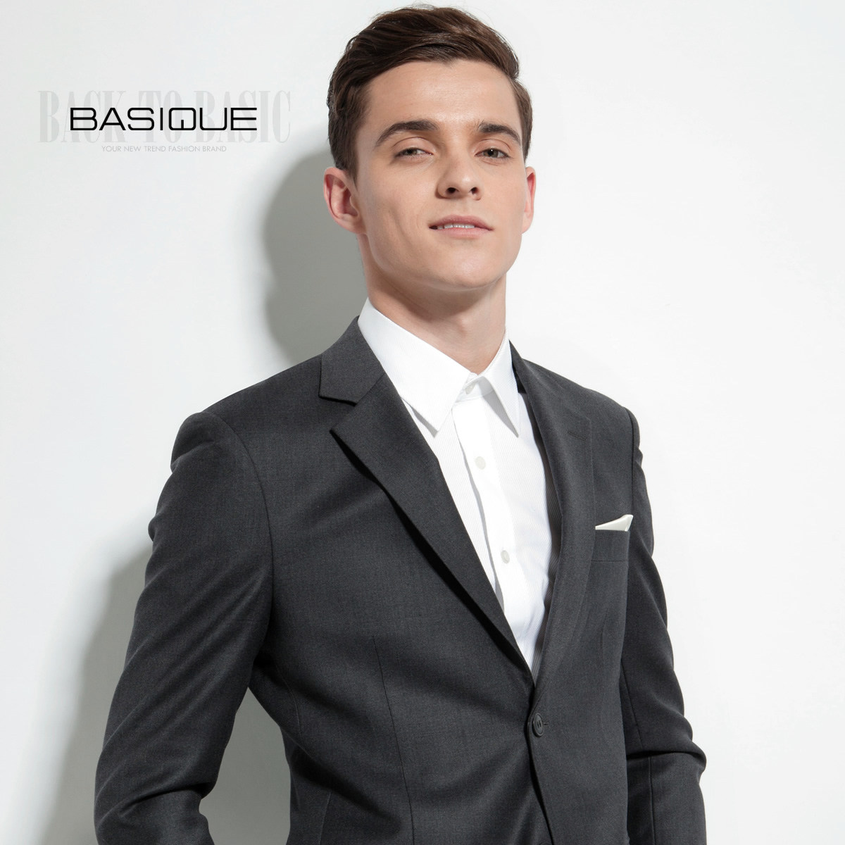 元本 深灰色羊毛修身商务男西服  优雅定制感