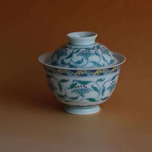 葭元里茶集 「花间集趣」青玉枸杞花卉纹饰慕古系列斗彩盖碗