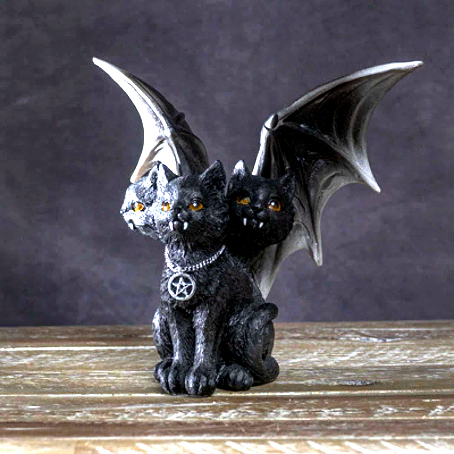 跨境新款创意万圣节黑邪恶蝙蝠翅膀三头猫咪树脂工艺品装饰品摆件