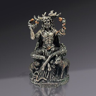 跨境新款凯尔特人动物之神法师鹿角树脂工艺品花园家居装饰品摆件