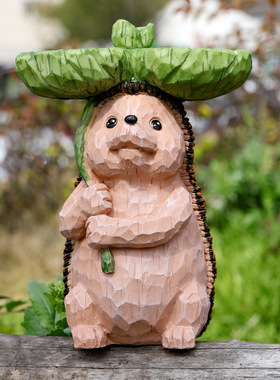 花园树脂装饰刺猬举树叶