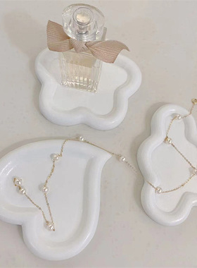 跨境ins可爱心型首饰碟收纳盘云朵盘杯垫创意家居树脂装饰品道具