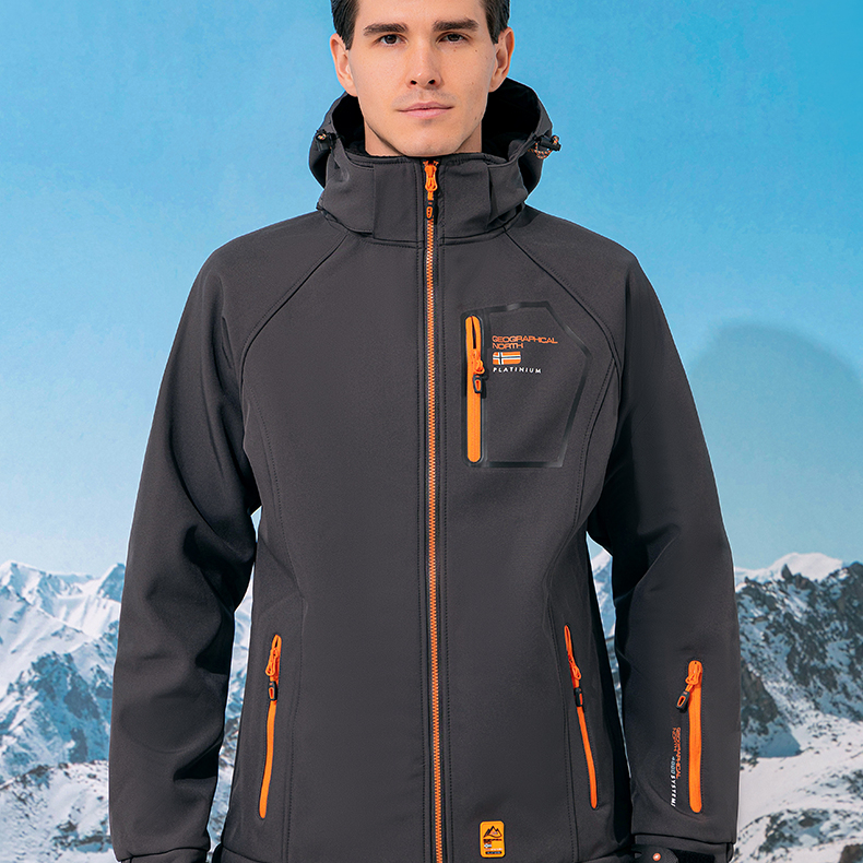 冲锋衣防水防风防污连帽软壳外套