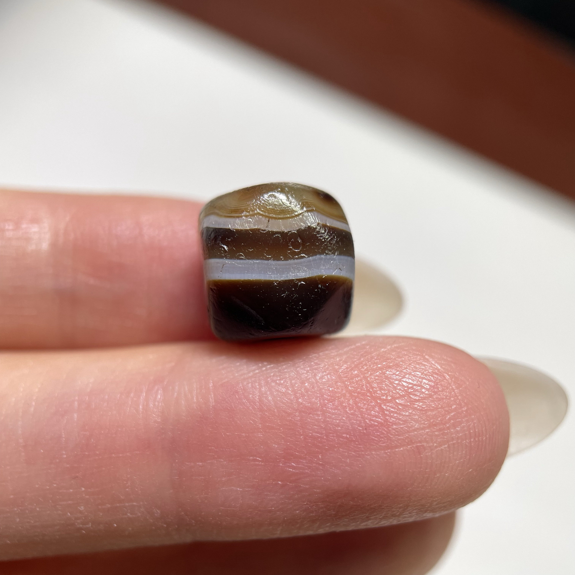 百年三色双线老玉髓六棱玛瑙单珠10.2mm 多宝手串念珠配珠老珠499