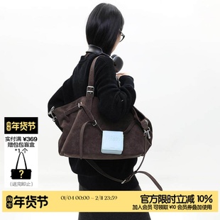 大容量单肩斜挎包 麂皮棕·加利尼尼多形态通勤托特包 简着 原创