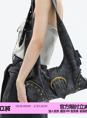 简着 /原创 西部洛克 沙漠废土风复古机车包擦色黑辣妹铆钉斜挎包