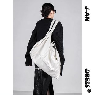 简着 白色辣妹风街头大容量双肩带斜挎包百搭女 奥狄克斯托特包