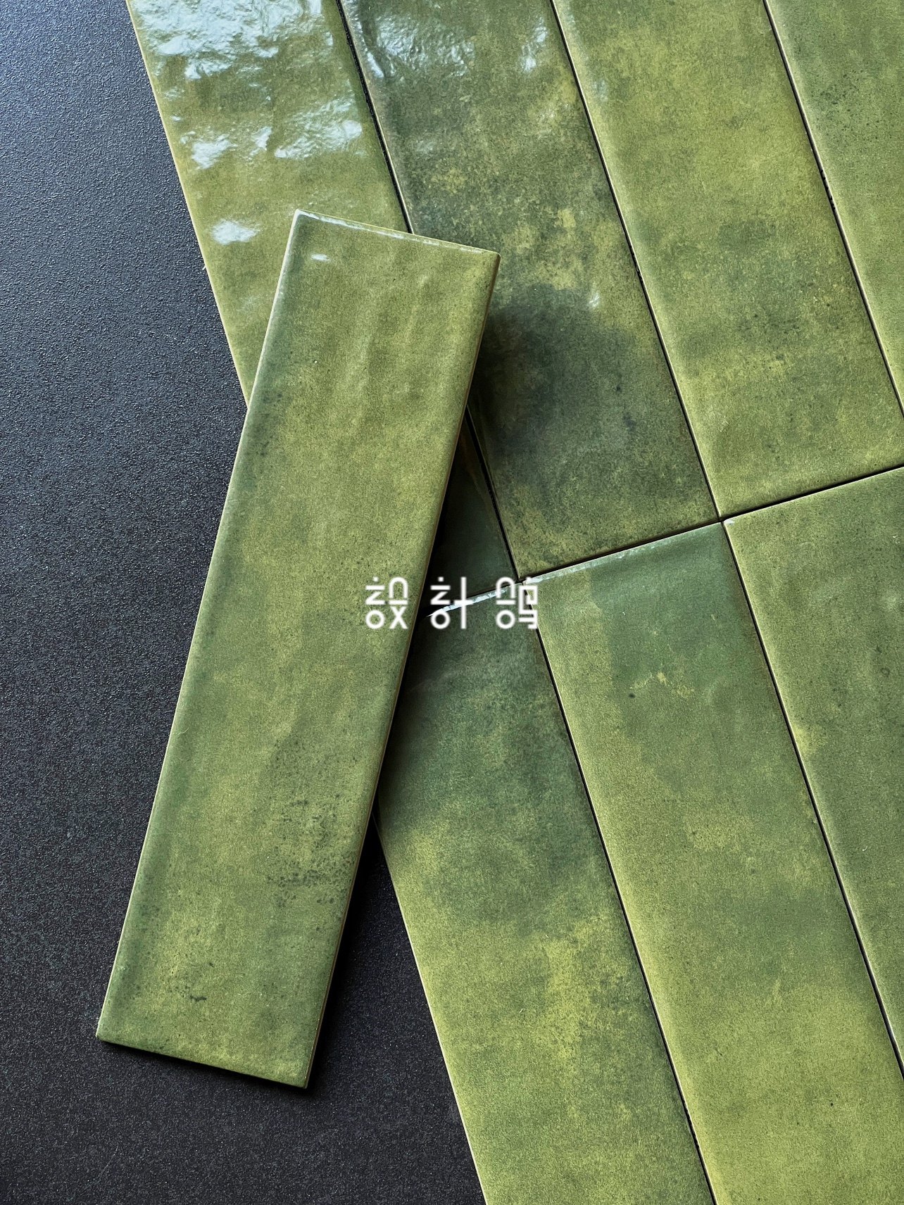 西班牙风格渐变色手工砖卫生间厨房墨绿色墙砖餐饮咖啡店吧台瓷砖