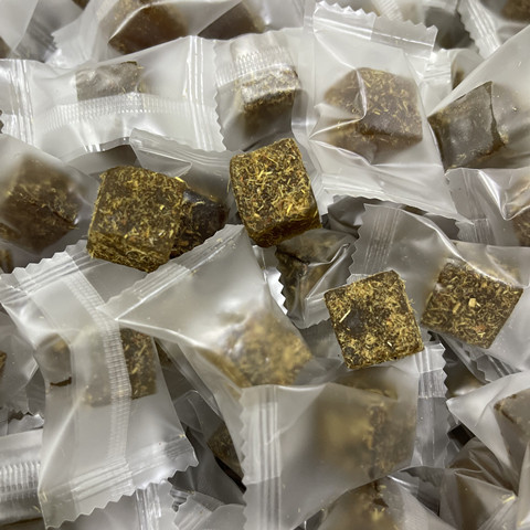 甘草枇杷糕金银花罗汉果清凉润喉糖软糖休闲零食糖果 - 封面