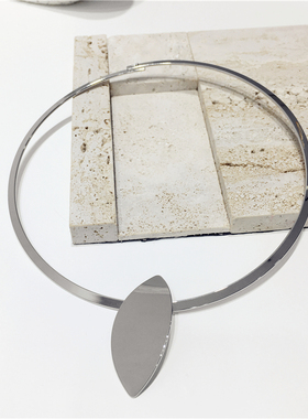 百搭银色棱形几何项圈