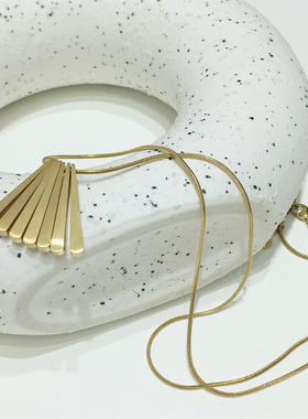 高级感简约气质百搭金色金属素款未镶嵌水滴孔雀尾巴项链毛衣链新