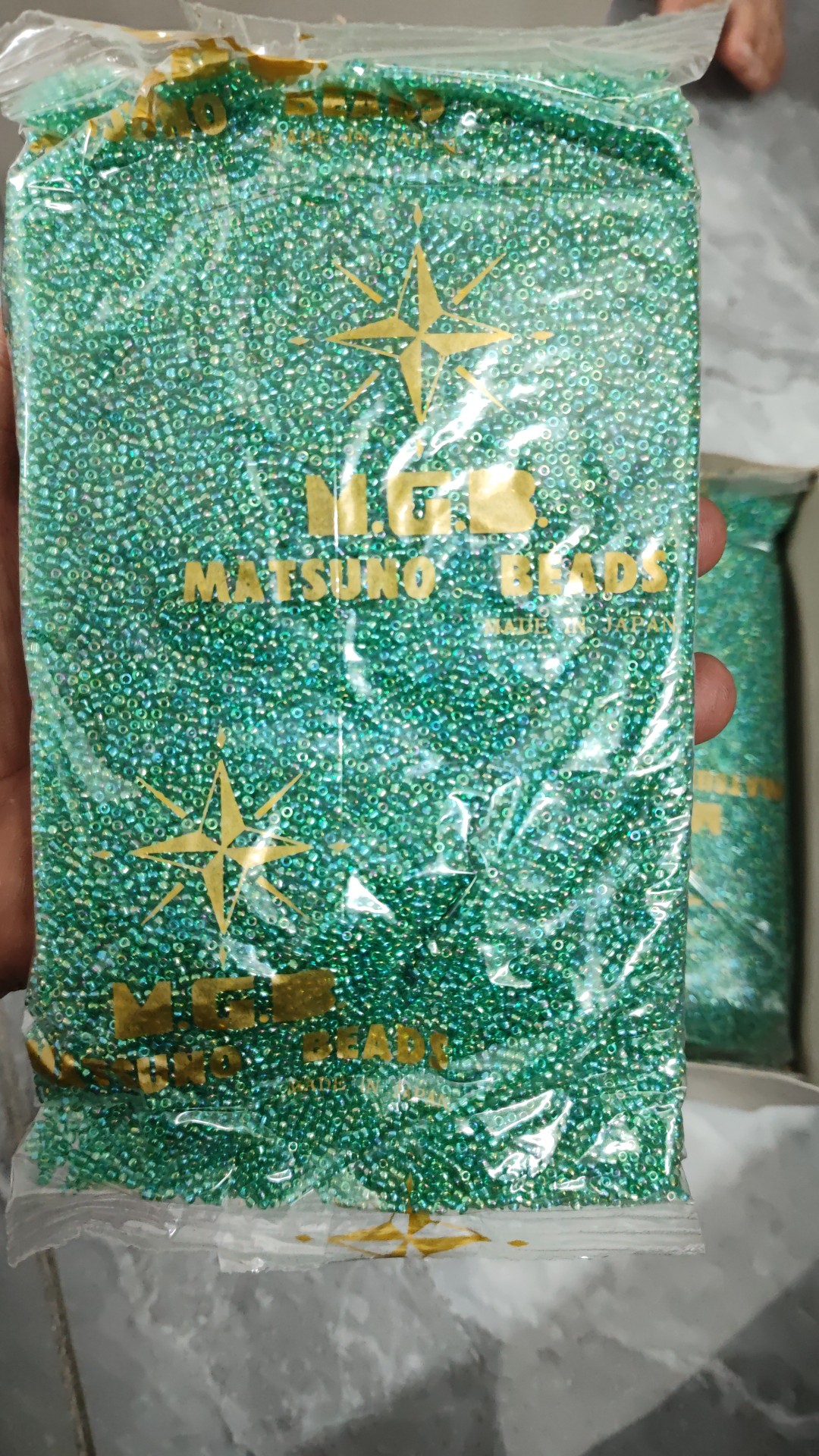 卡二彩绿米珠