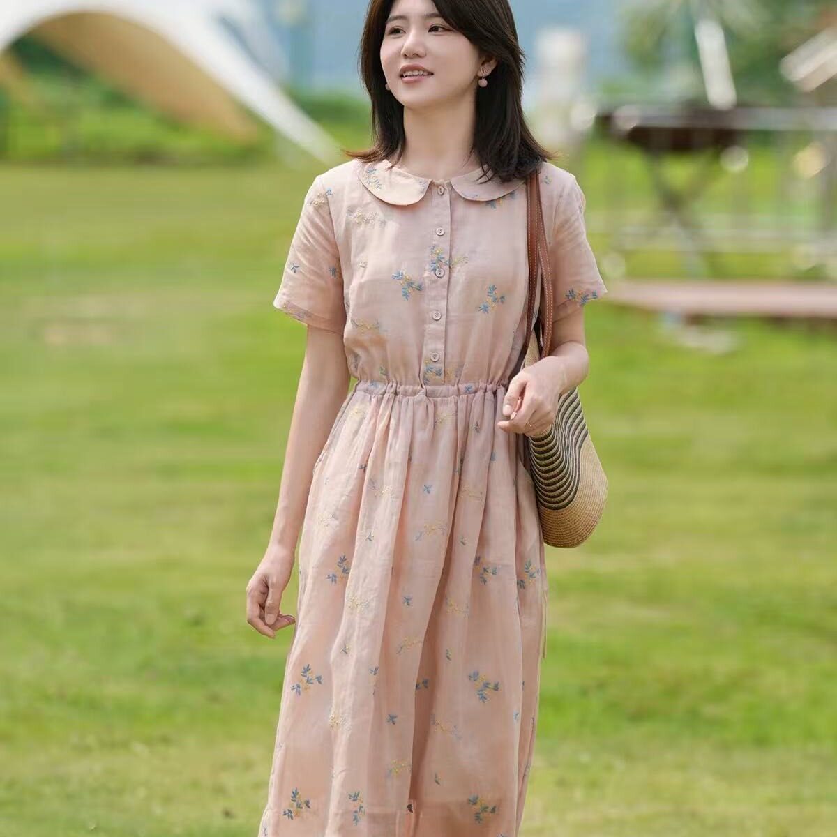 法式温柔棉麻碎花连衣裙翻领短袖高级感显瘦大摆长裙子女