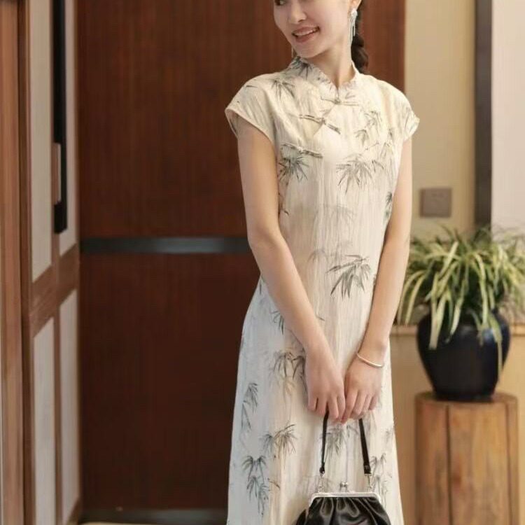 新中式女装米白色立领盘扣印花改良旗袍夏季高级感国风气质连衣裙