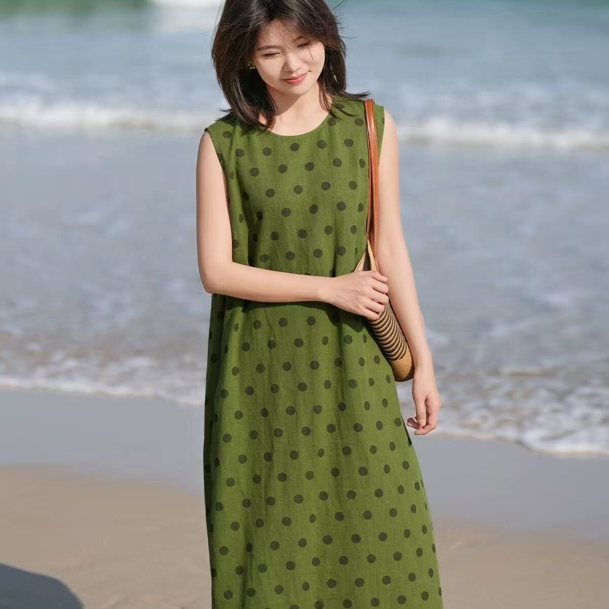 2026春夏季新款亚麻波点通勤气质减龄文艺圆领无袖连衣长裙子女
