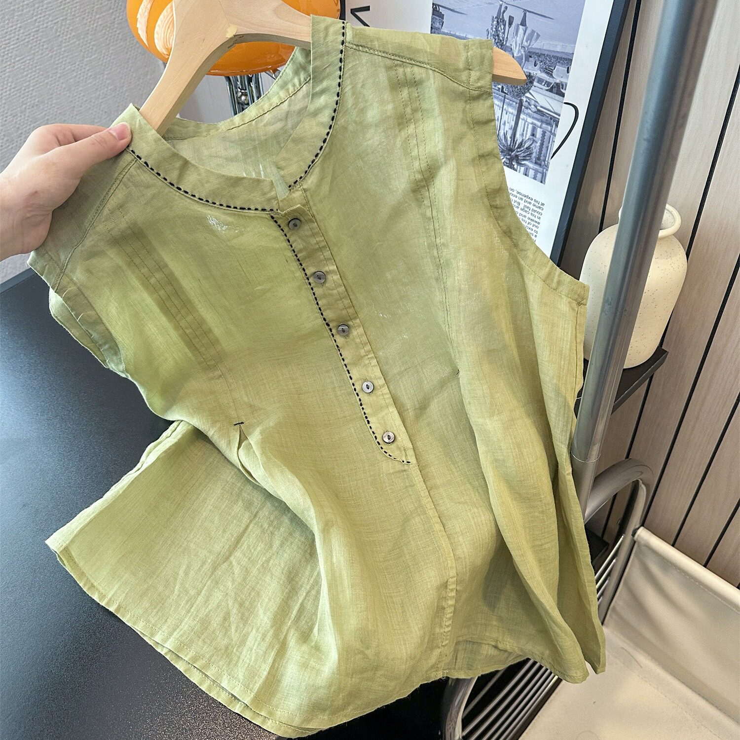 新款百搭天然复古浅绿色无袖衬衫女夏季透气舒适马甲背心