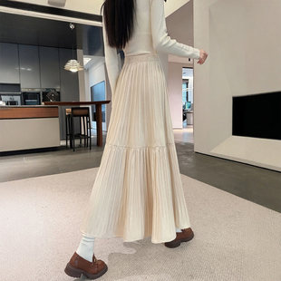 杏色金丝绒冬裙女款梨型身材遮胯高腰a字半身裙长款垂感百褶裙子