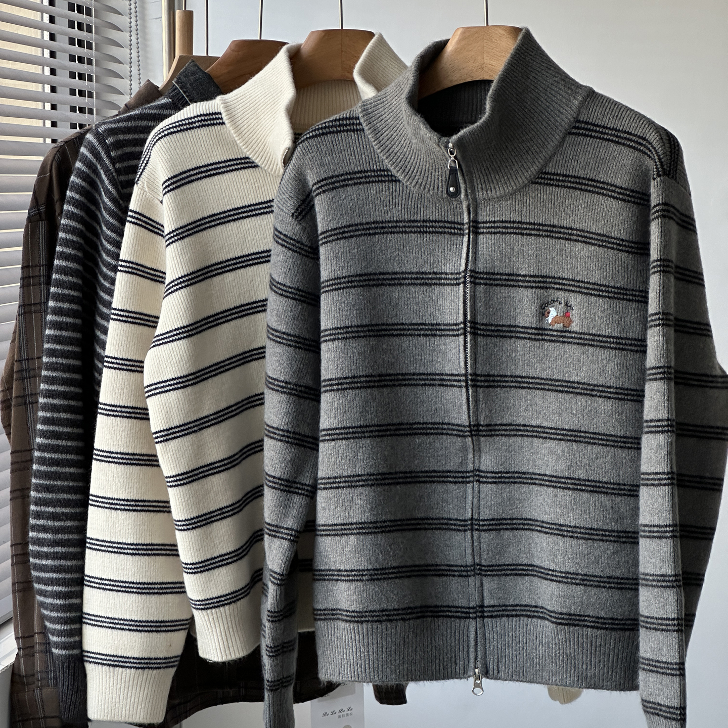 韩版学院减龄风【卡通狗刺绣】条纹双头拉链半高领针织毛衣外套女