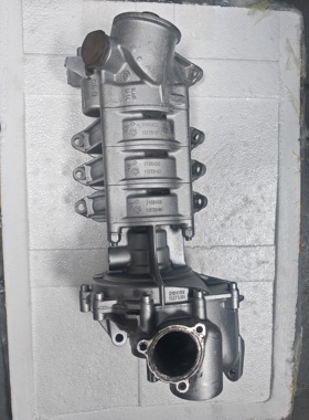 法拉利FF GTC4 Lusso机油泵带水泵总成原装拆车件，纯拆无修复