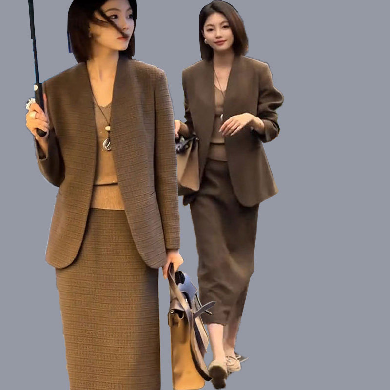 新款秋冬大码胖MM气质高级感小香风西装外套半身裙两件套装200斤