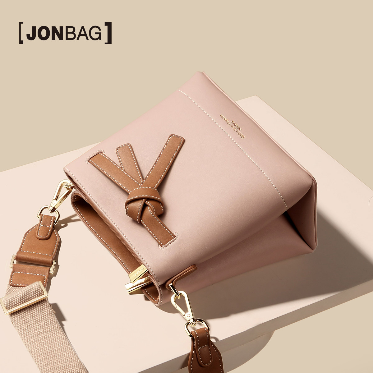 简佰格今年流行小包包女包新款2020大容量粉色宽肩带斜挎水桶包女