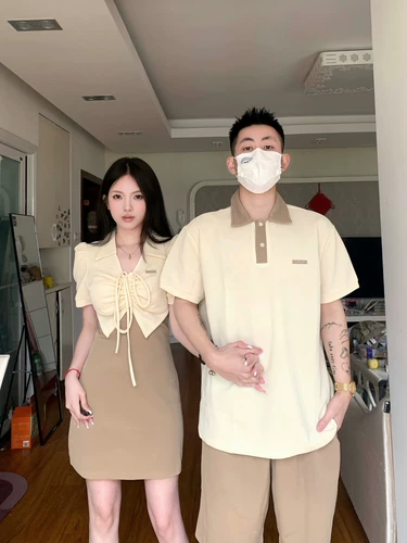 Летняя парная одежда для влюбленных, юбка, футболка с коротким рукавом, футболка polo, небольшое дизайнерское платье, в корейском стиле, французский стиль, тренд сезона