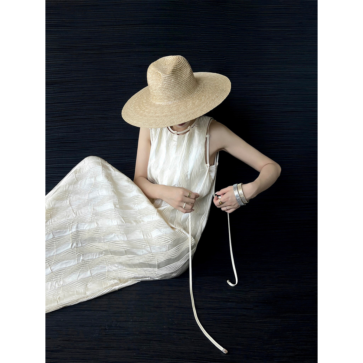 PAPERLLL辛间 漫度周末 气质压皱无袖连衣裙宽松显瘦A字长裙女