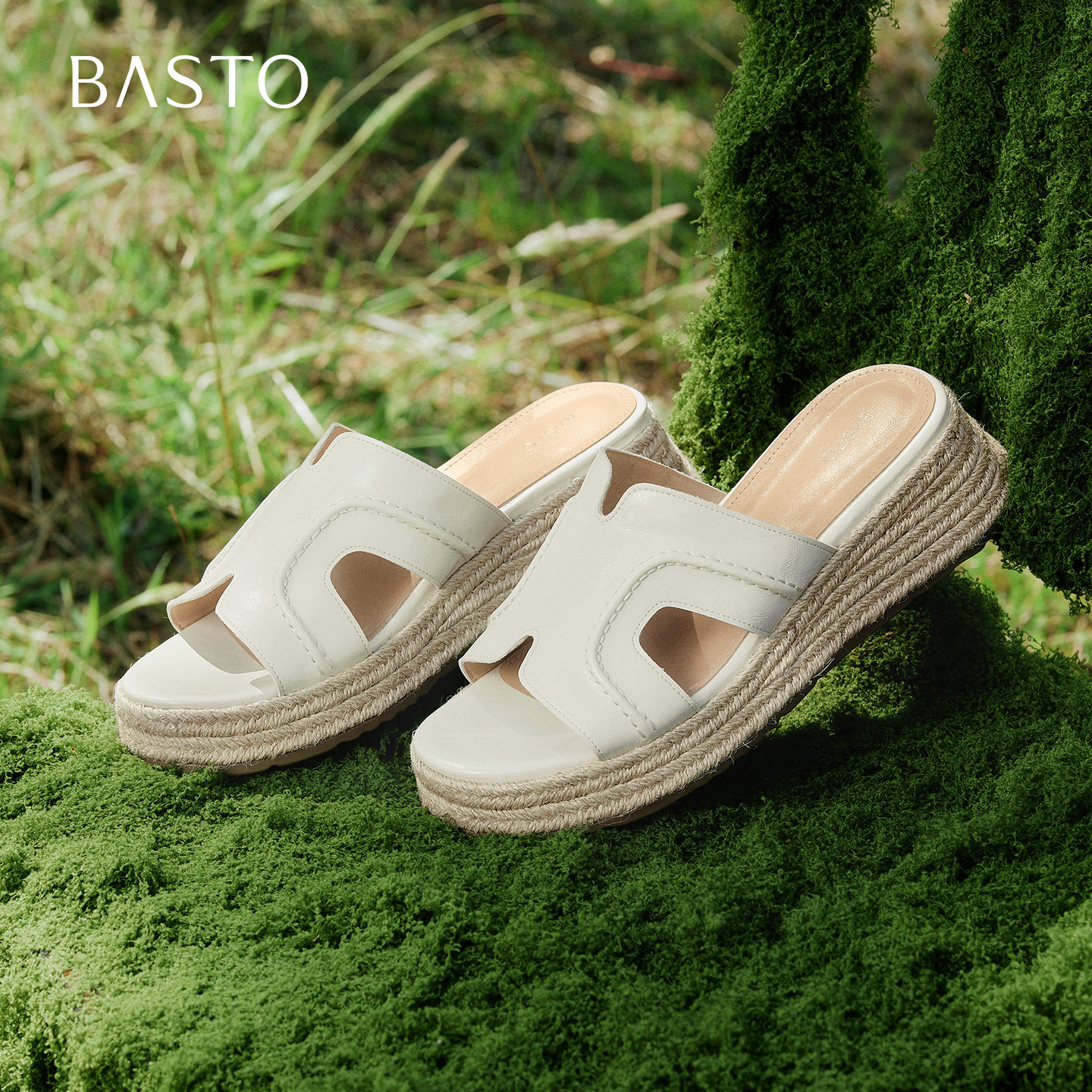 百思图2026夏季新款草编厚底一字拖休闲度假外穿女拖鞋F2112BT6