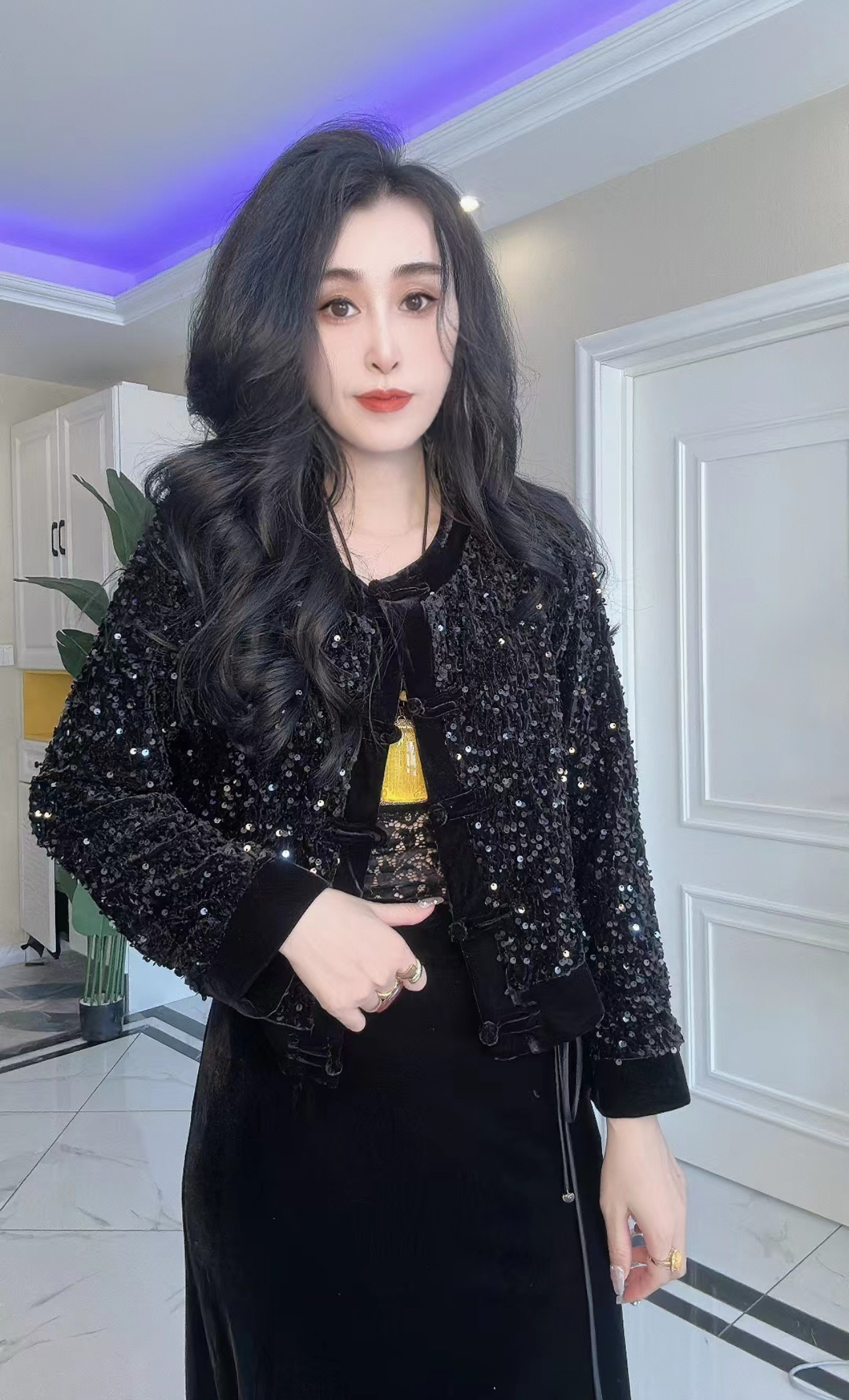 2024盘扣国风短款重工亮片外套女秋季新款名媛范时尚休闲减龄上衣