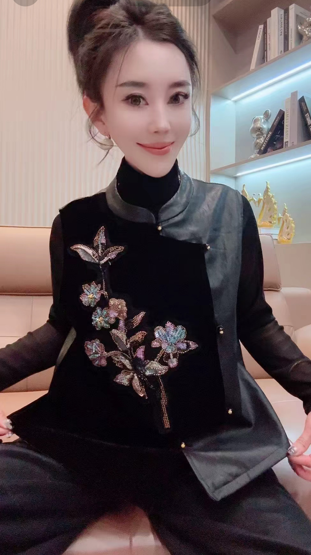 新中式彩色串珠金丝绒国风重工盘扣马甲时尚百搭显瘦宽松无袖上衣