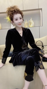 欧货时尚潮流丝绒套装女秋冬复古新中式盘扣上衣裤子大码两件套女