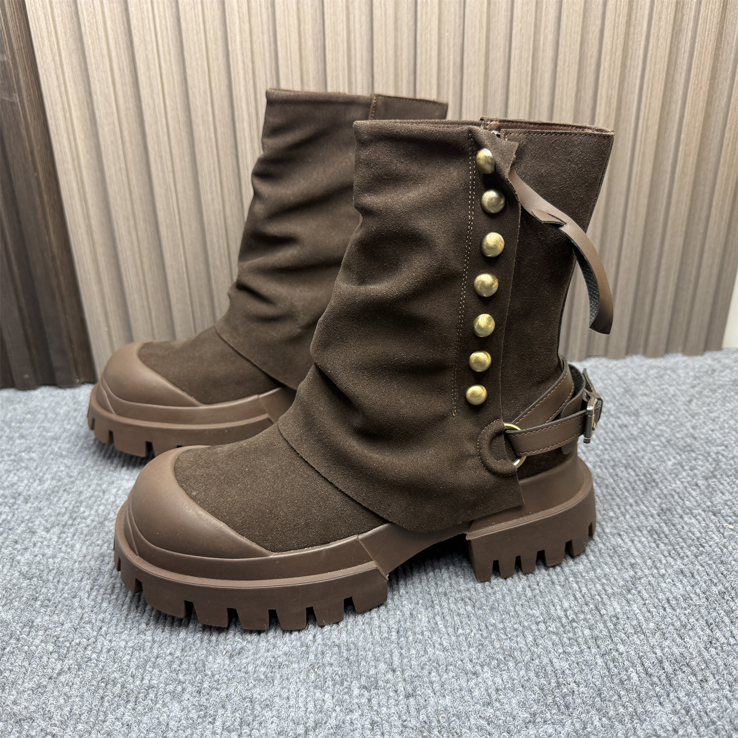 断码处理复古英伦风皮带扣马丁靴女2025秋冬新款厚底中筒女士单靴,女鞋,马丁靴,淘宝优惠券,粉丝福利购,淘宝优惠卷