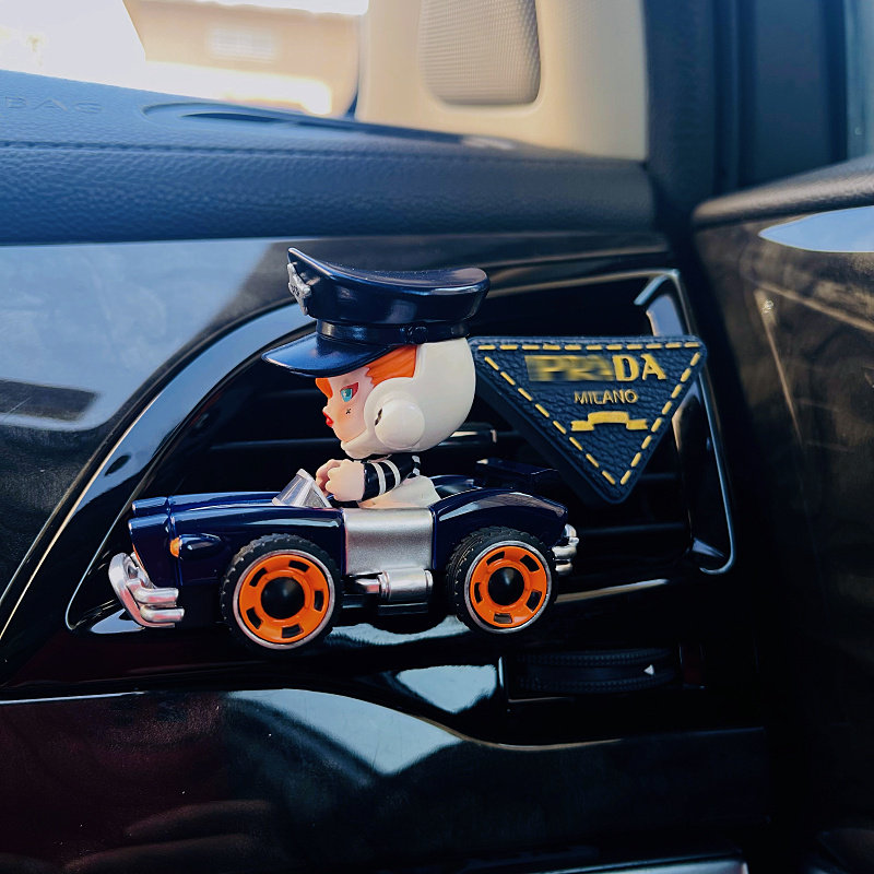 molly超级赛道汽车摆件车内车载出风口空调口饰品可爱卡通创意礼