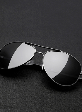 太阳镜蛤蟆司机驾驶夜间变色开车