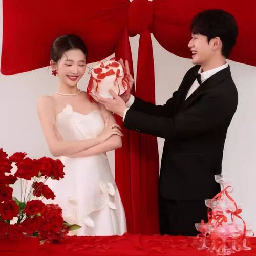 婚纱照手捧花彩带香槟杯摄影道具