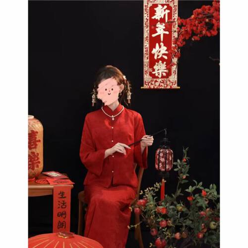 红色新中式甜美喜庆氛围艺术照