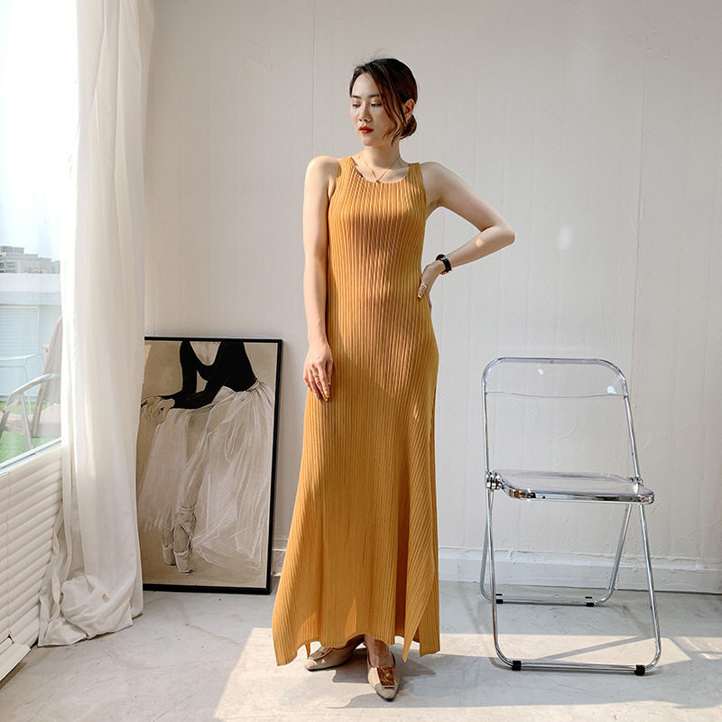 百合褶皱吊带连衣裙夏季新品日系pp系列基础款露肩裙子女显瘦优质