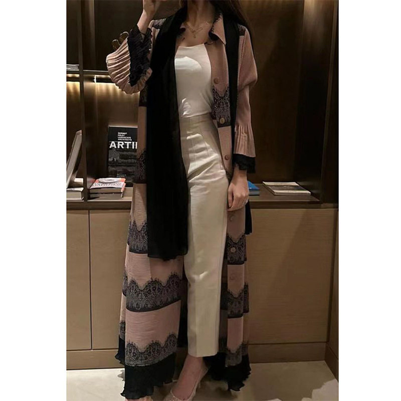 褶皱拼蕾丝连衣裙秋装翻领长款排扣压褶女装宽松大码优质日韩新潮