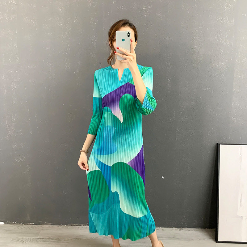 百合褶皱印花连衣裙中长款宽松显瘦秋季新款七分袖洋气裙子女优质