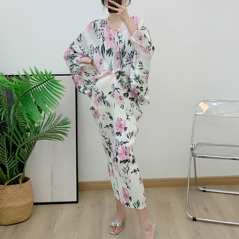 褶皱大v领连衣裙女感裙子小众设计感礼服长裙春夏鱼尾裙优质日韩
