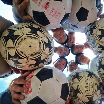 【慈善募捐】 1元修山区学校球场，顺手一件支持乡村青少年足球