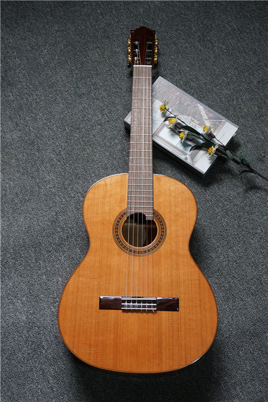 思唯诺古典吉他红松沙比利面单39寸男女学生练习考级用琴